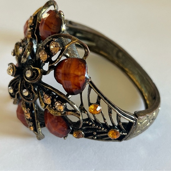 Elegant Women's Floral cuff Bracelet with Amber Accents - Picture 2 of 11